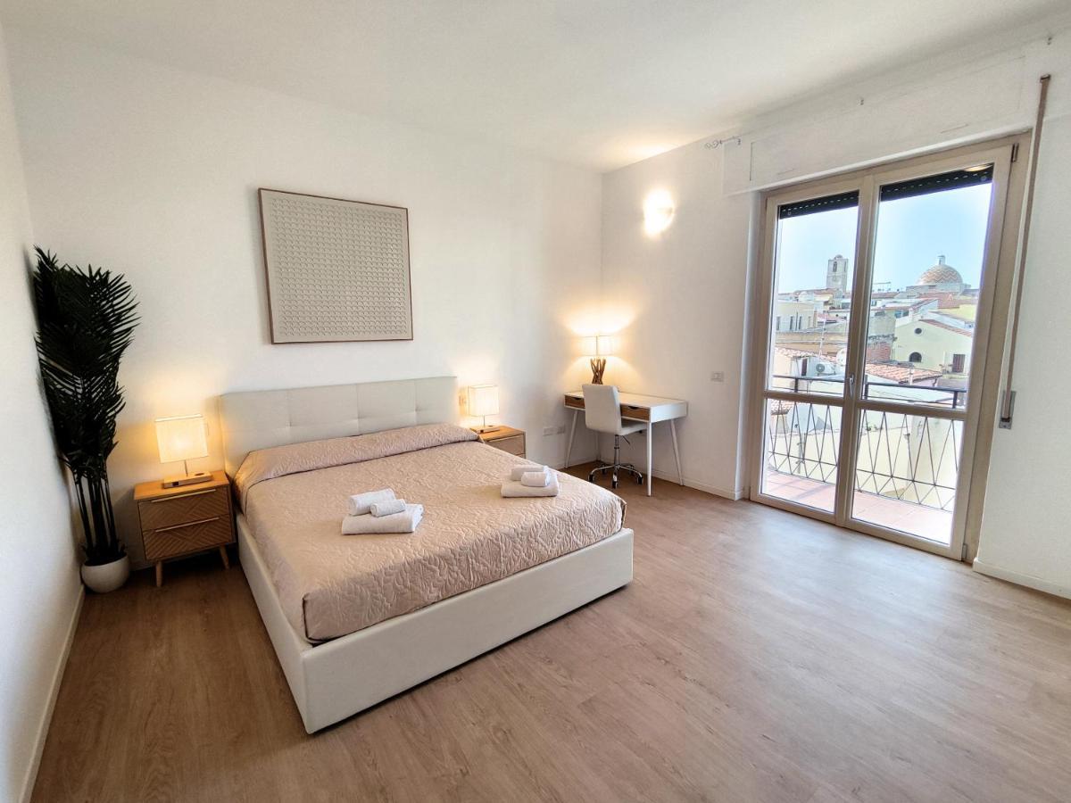 Attico Vespucci Luxury Penthouse Apartment ออลเบีย ภายนอก รูปภาพ