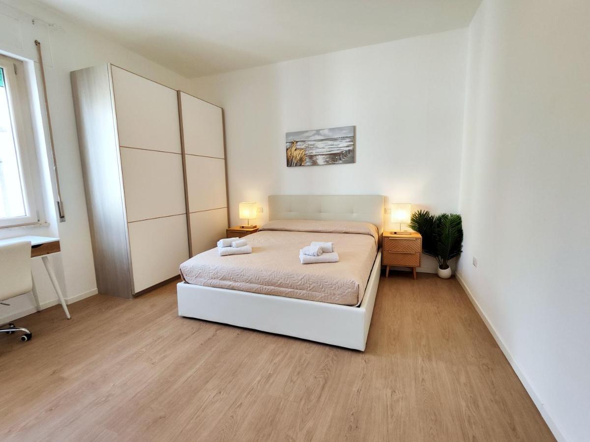 Attico Vespucci Luxury Penthouse Apartment ออลเบีย ภายนอก รูปภาพ