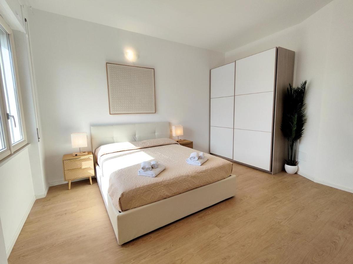 Attico Vespucci Luxury Penthouse Apartment ออลเบีย ภายนอก รูปภาพ