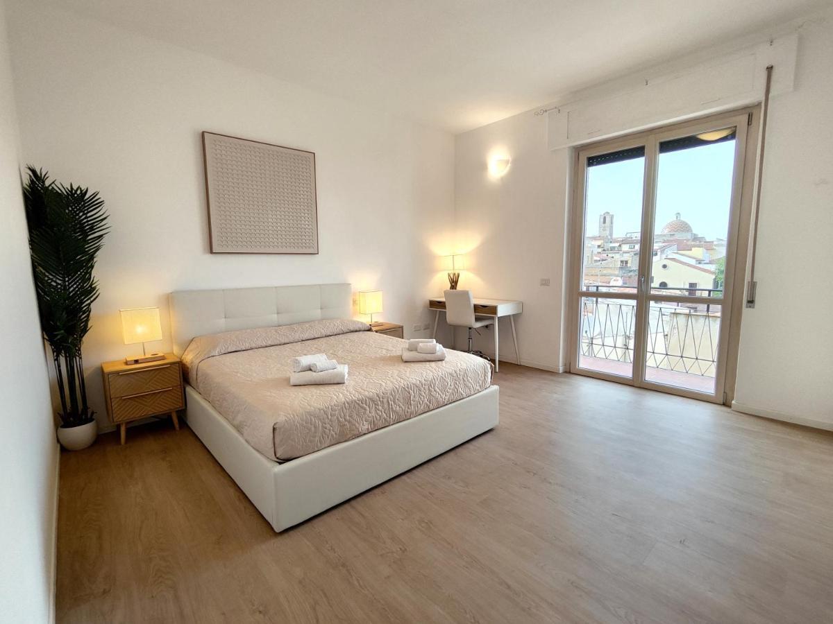 Attico Vespucci Luxury Penthouse Apartment ออลเบีย ภายนอก รูปภาพ